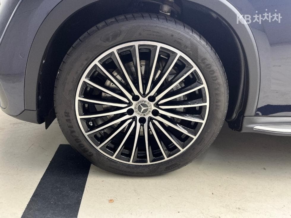 Mercedes-Benz GLC(X253)300 4Matic AMG Line - 17