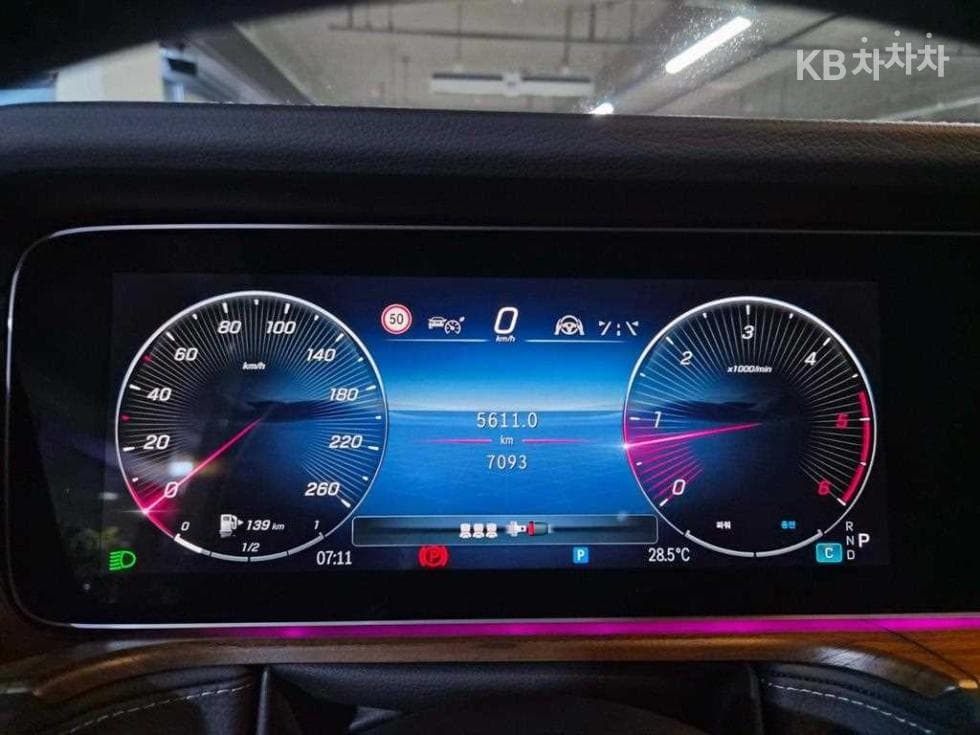 Mercedes-Benz G클래스G바겐 G450d W463b - 9