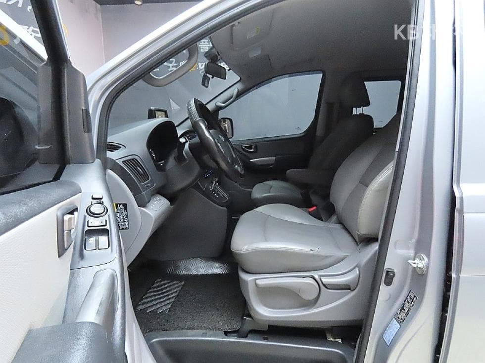 Hyundai The New (facelift) 그랜드 Star렉스Van 5-seater Modern - 10