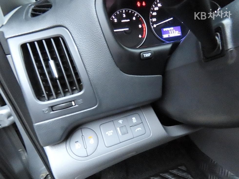 Hyundai The New (facelift) 그랜드 Star렉스Van 5-seater Modern - 12