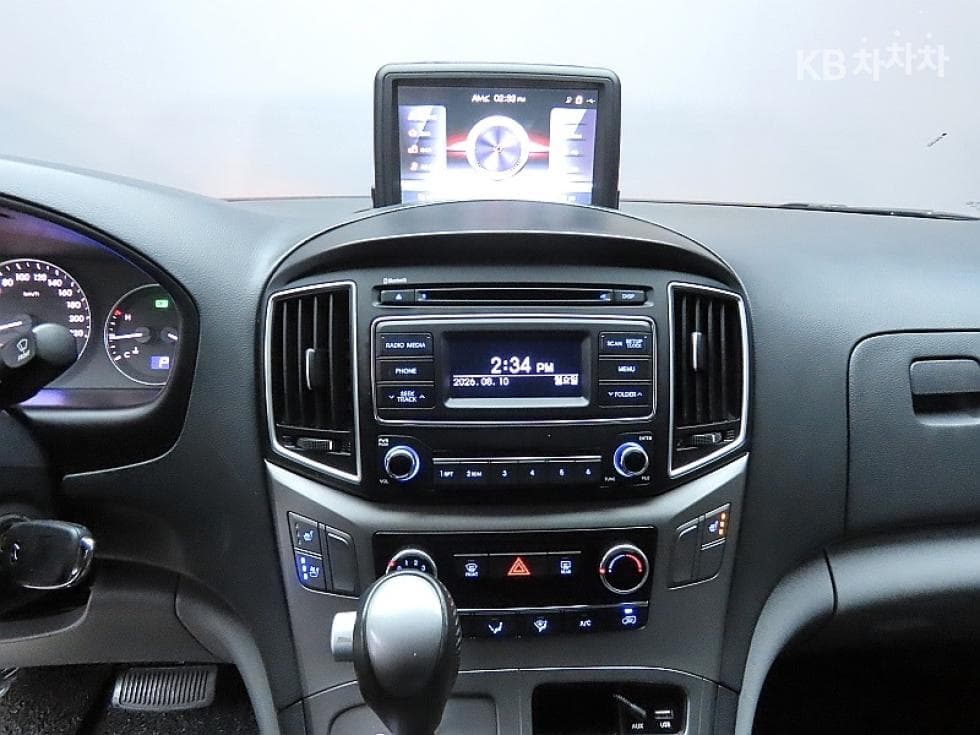 Hyundai The New (facelift) 그랜드 Star렉스Van 5-seater Modern - 17