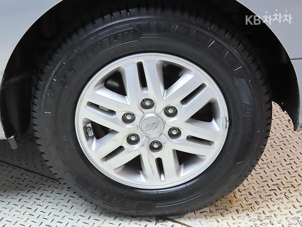 Hyundai The New (facelift) 그랜드 Star렉스Van 5-seater Modern - 20