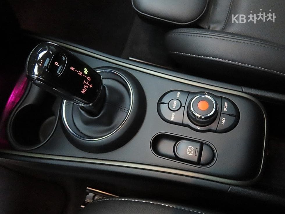 Mini Countryman (F60)1.5 Cooper Classic Plus Lite - 9