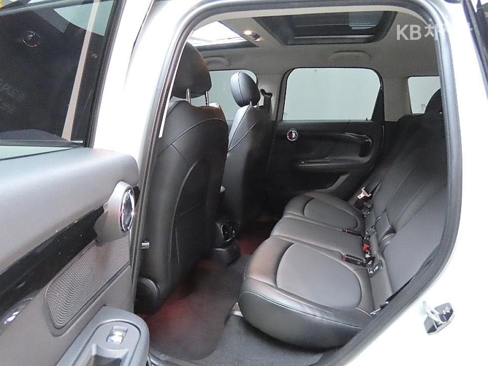 Mini Countryman (F60)1.5 Cooper Classic Plus Lite - 11
