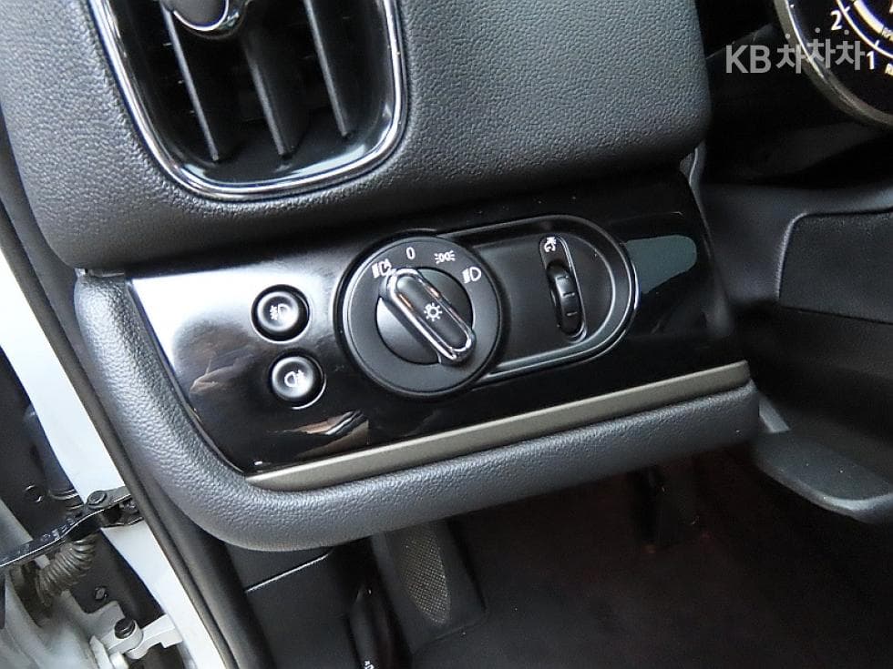 Mini Countryman (F60)1.5 Cooper Classic Plus Lite - 12