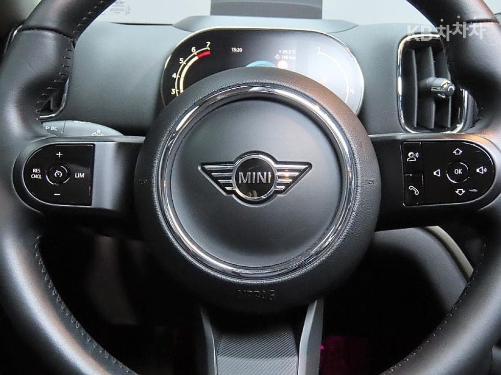 Mini Countryman (F60)1.5 Cooper Classic Plus Lite - 18