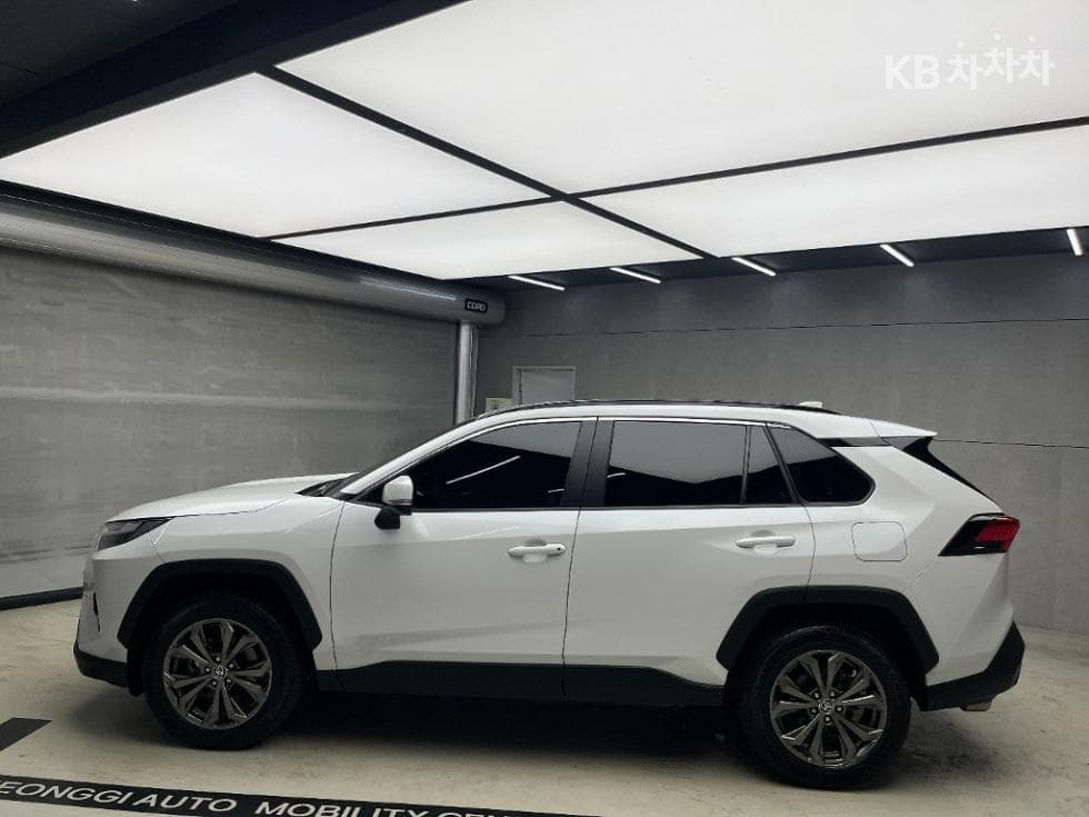 Toyota Нов RAV42.5L хибрид 2WD XLE - 4