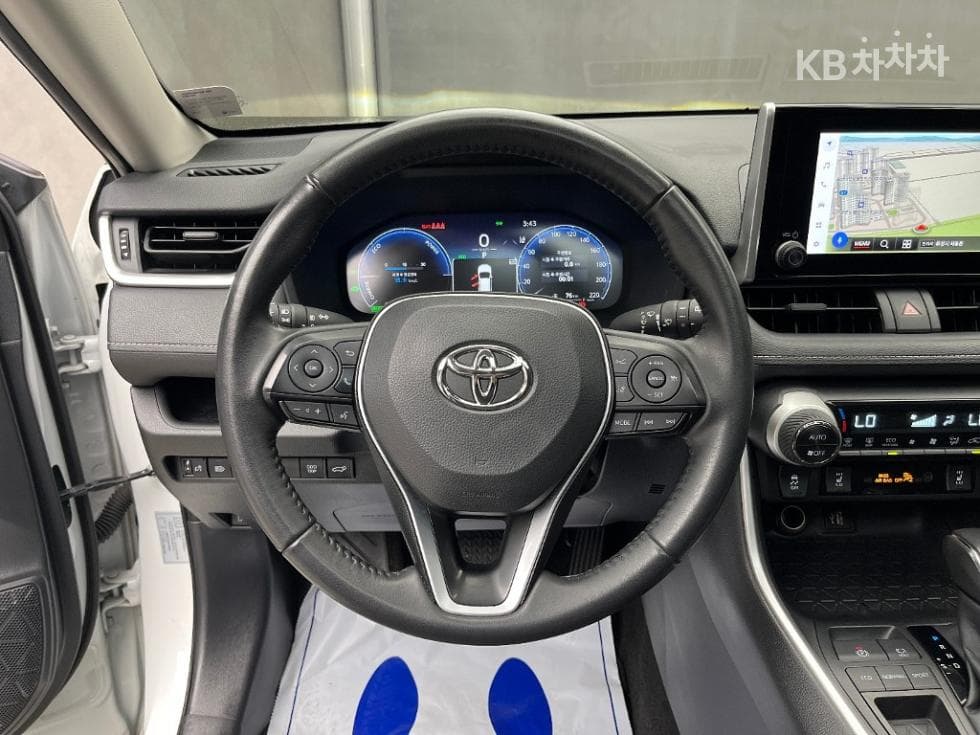 Toyota Нов RAV42.5L хибрид 2WD XLE - 9