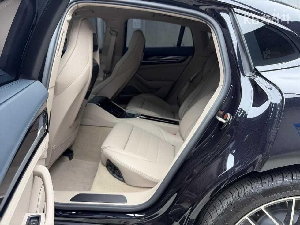 Porsche 파나메라 (972)2.9 4 E-Hybrid Стандартен - 12