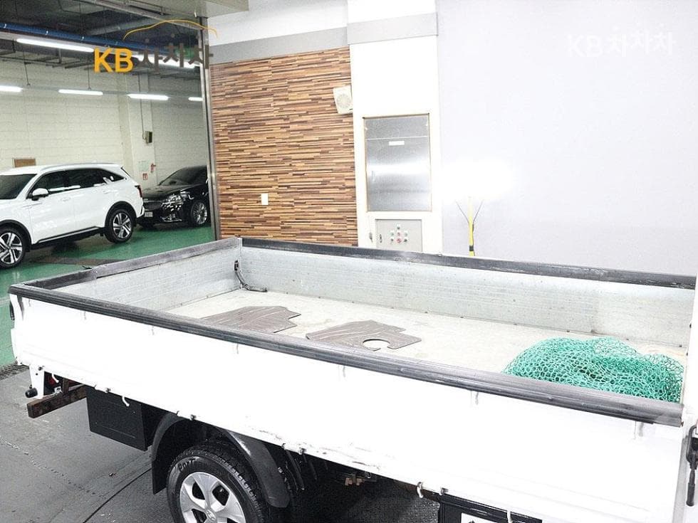 Hyundai Porter 2Extra Long Super Cab CRDi Smart - 6