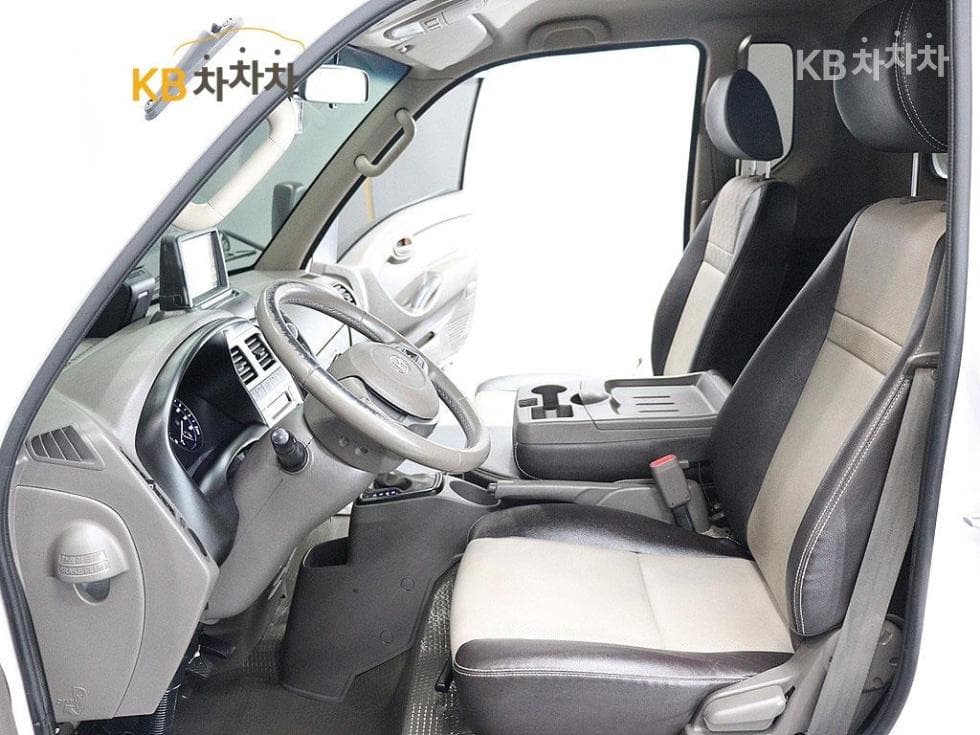 Hyundai Porter 2Extra Long Super Cab CRDi Smart - 15