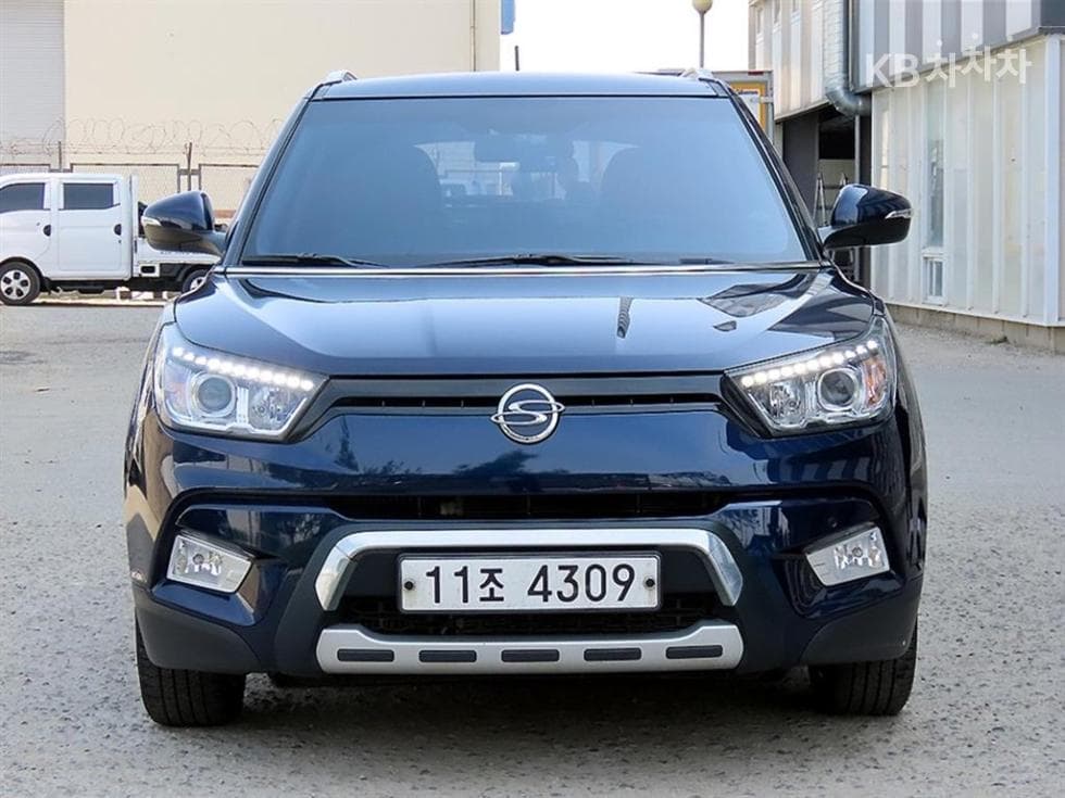КейДжи Мобилити Тиволи Дизел LX Стандартен - Image 1