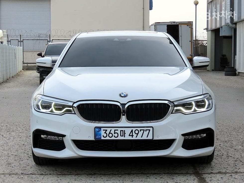 BMW 올Нов5 Серия (G30) 530i M Sport Plus - Image 1