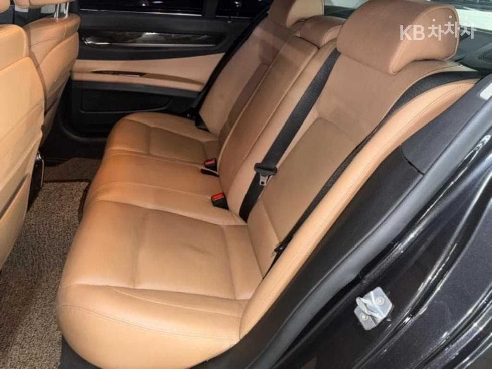 BMW New7시리즈740d xDrive F01 - 7