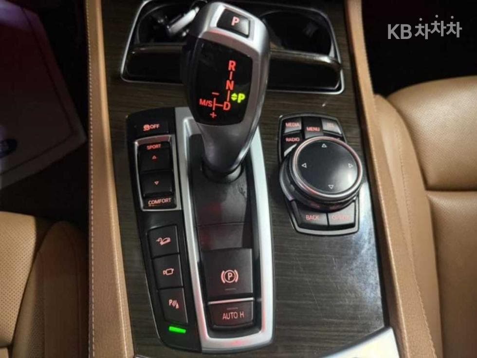 BMW New7시리즈740d xDrive F01 - 12