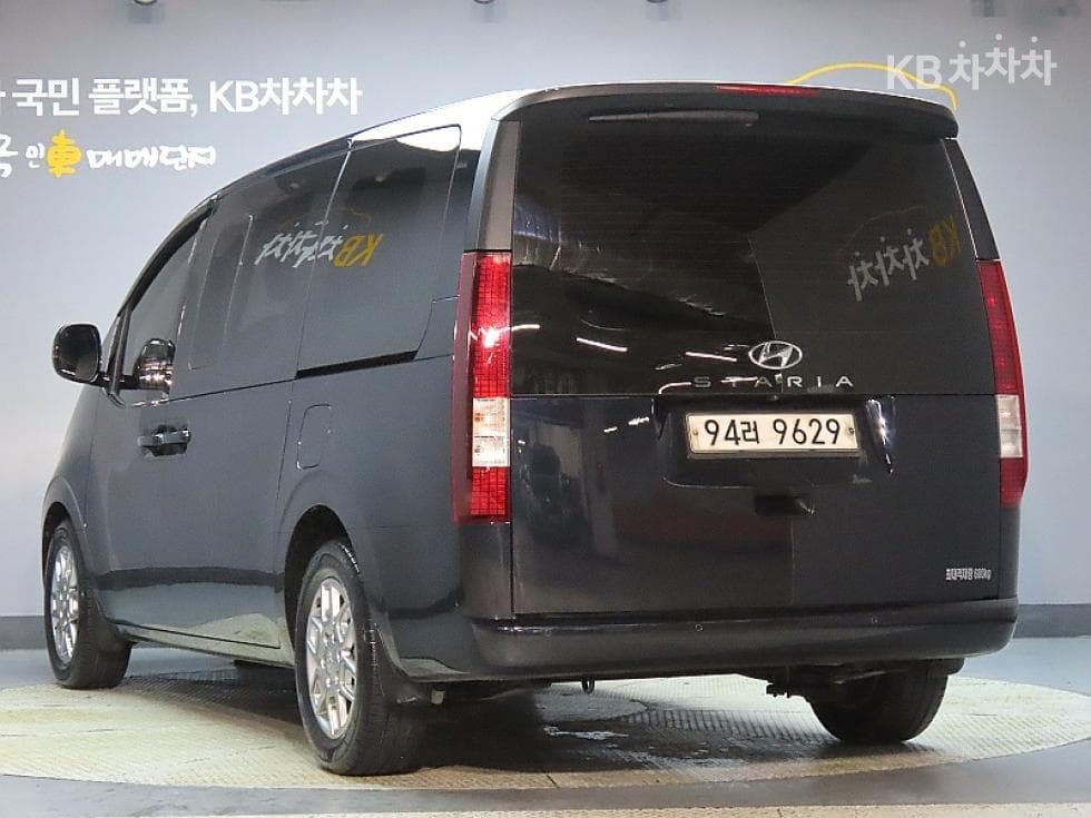 Hyundai Staria Cargo3.5 LPG Cargo 5 Modern - 4