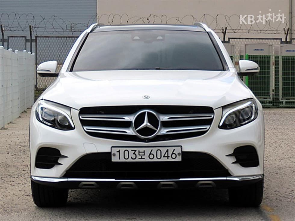 Mercedes-Benz GLC(X253) 300 4Matic AMG Line - Image 1