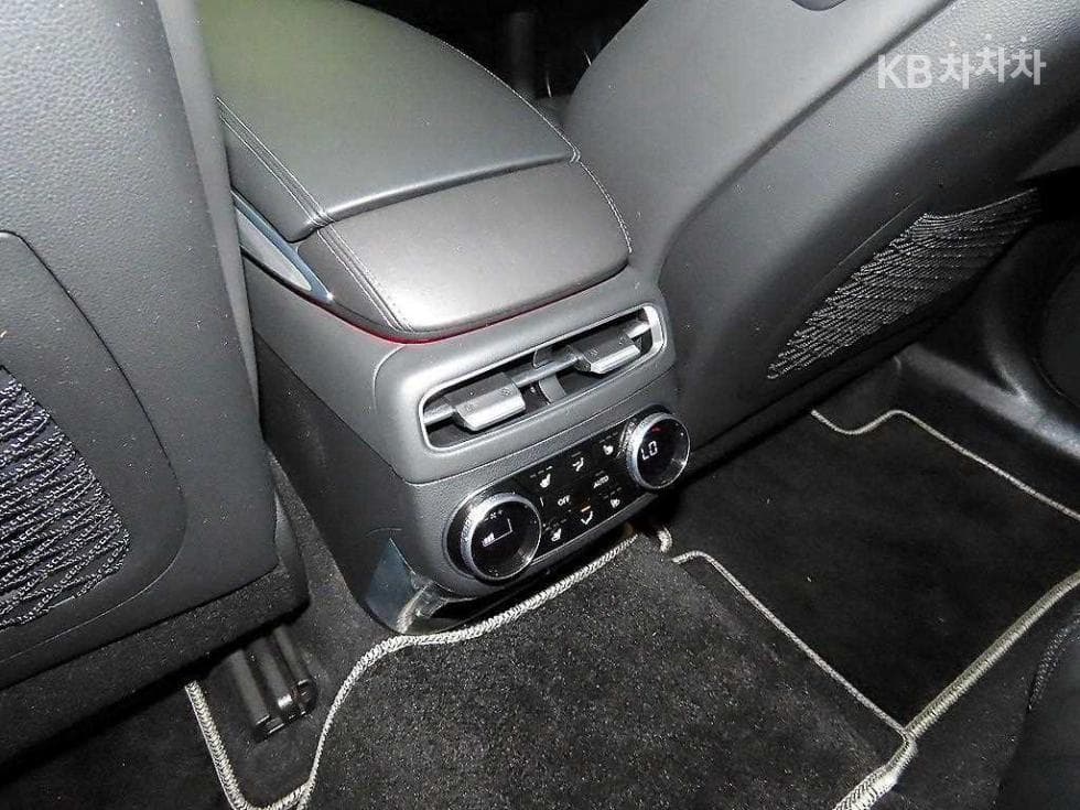 Genesis GV70Gasoline 2.5T AWD - 14