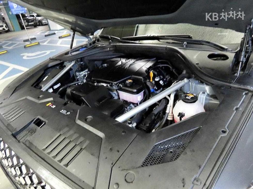 Genesis GV70Gasoline 2.5T AWD - 19