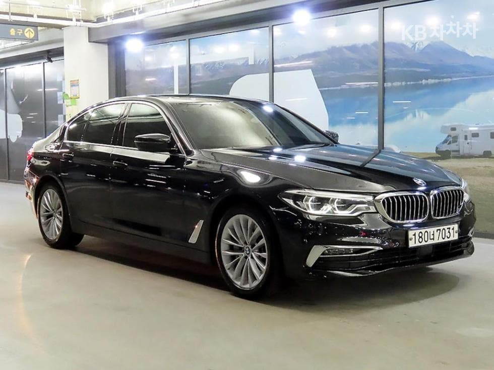 BMW 올New5 Series (G30) 530i Luxury Plus - Image 1