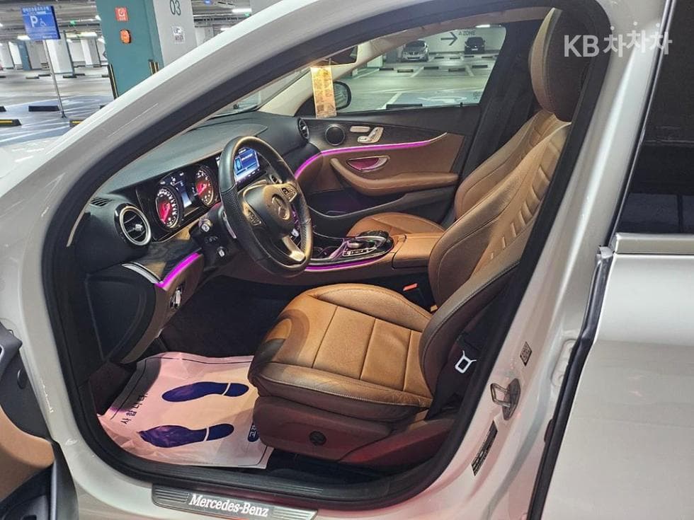Mercedes-Benz E-Class (W213)E200 Avantgarde - 6