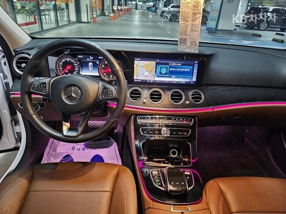 Mercedes-Benz E-Class (W213)E200 Avantgarde - 8