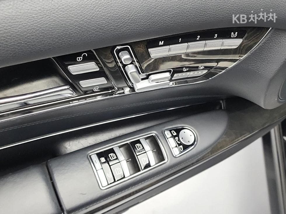 Mercedes-Benz Нов CL클래스CL63 AMG C216 - 21