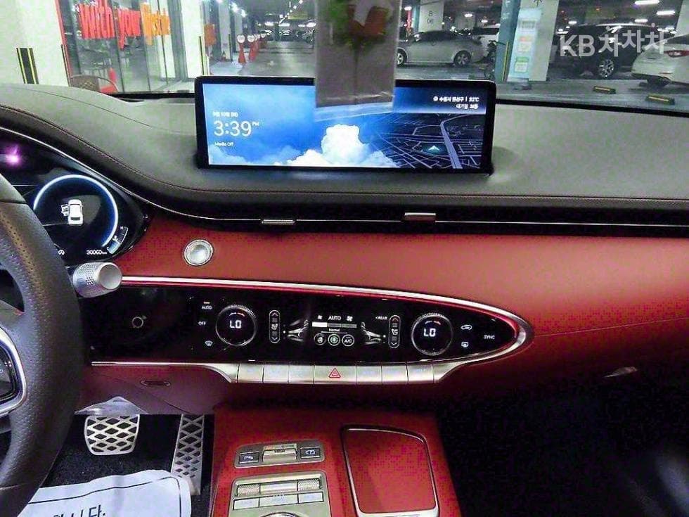 Genesis GV70Gasoline 2.5T AWD - 11