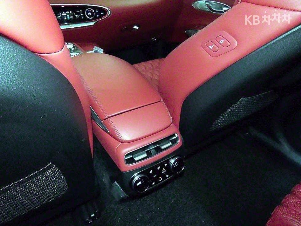 Genesis GV70Gasoline 2.5T AWD - 13