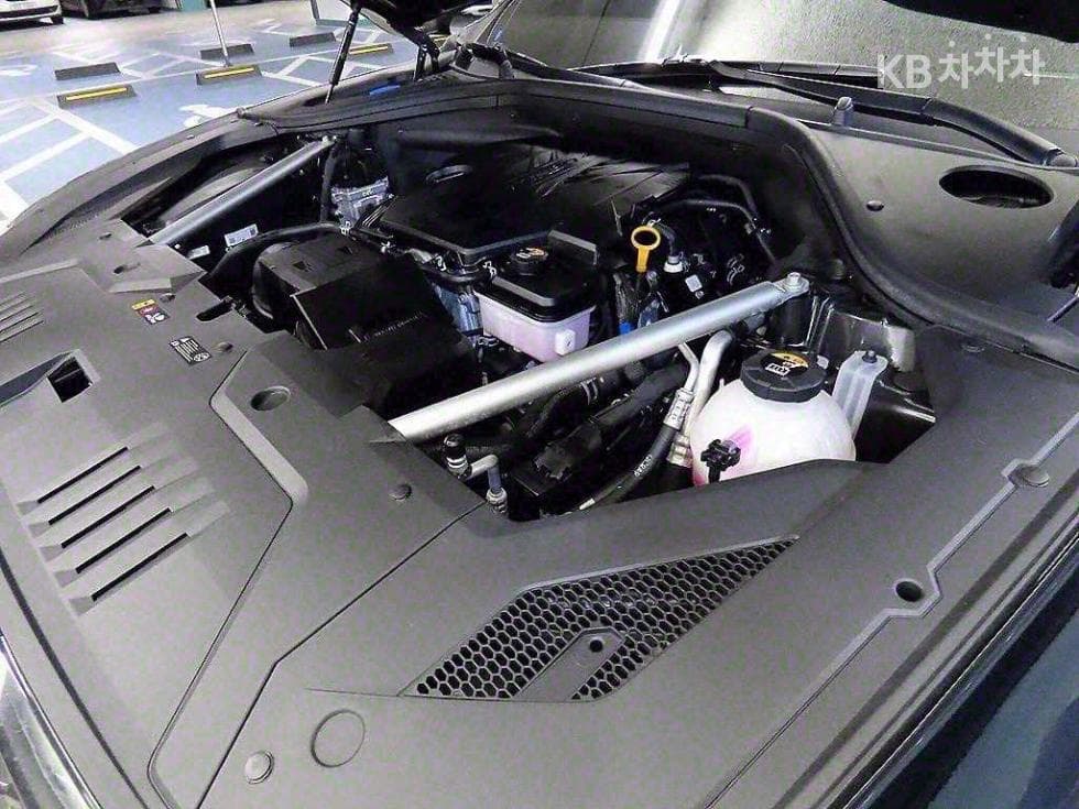 Genesis GV70Gasoline 2.5T AWD - 19