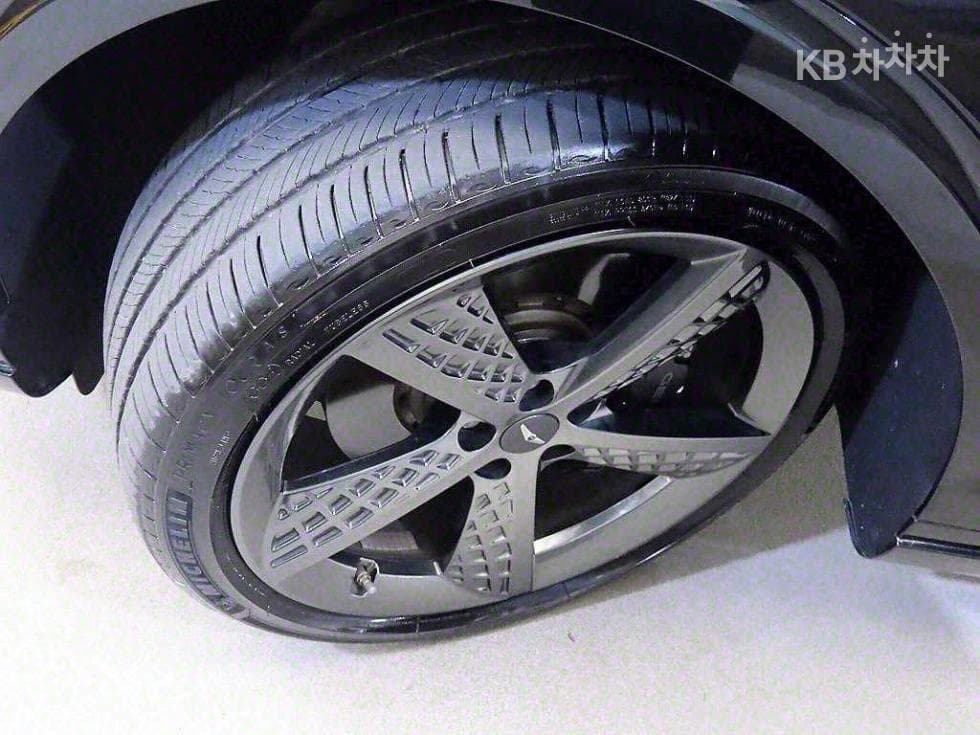 Genesis GV70Gasoline 2.5T AWD - 20