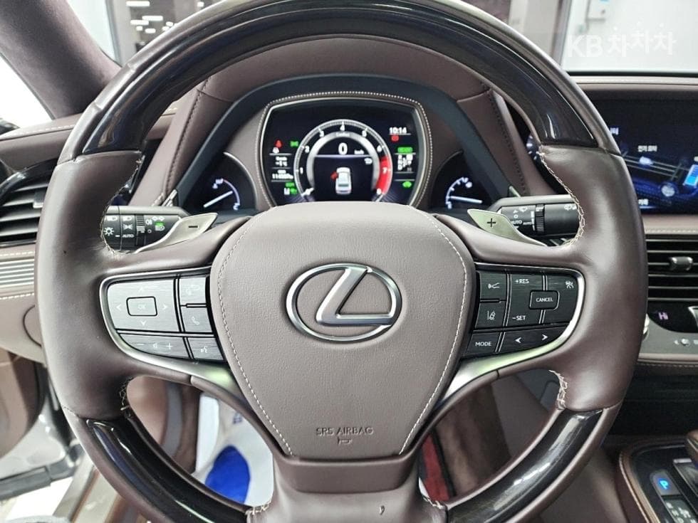 Lexus LS 5세대500h AWD PLATINUM - 9