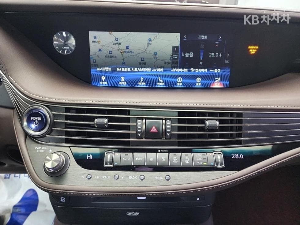 Lexus LS 5세대500h AWD PLATINUM - 10