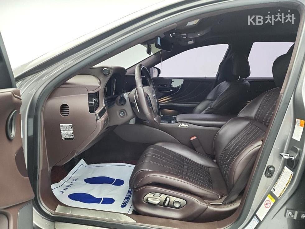 Lexus LS 5세대500h AWD PLATINUM - 11