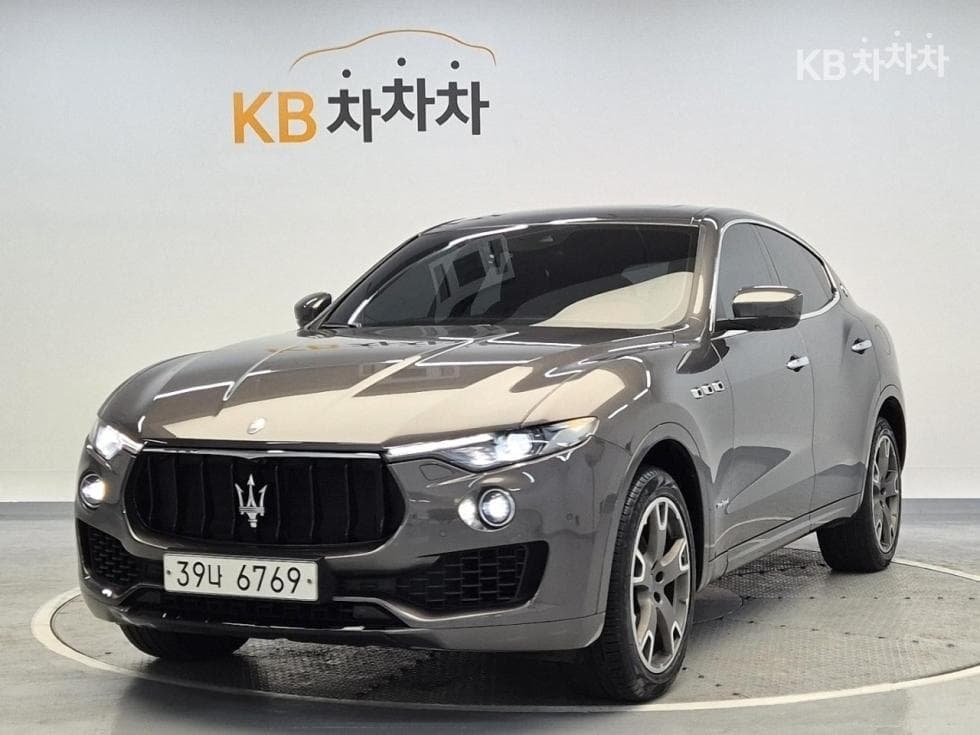 마세라티 르반떼 3.0 Diesel AWD 그란스포츠 - Image 1