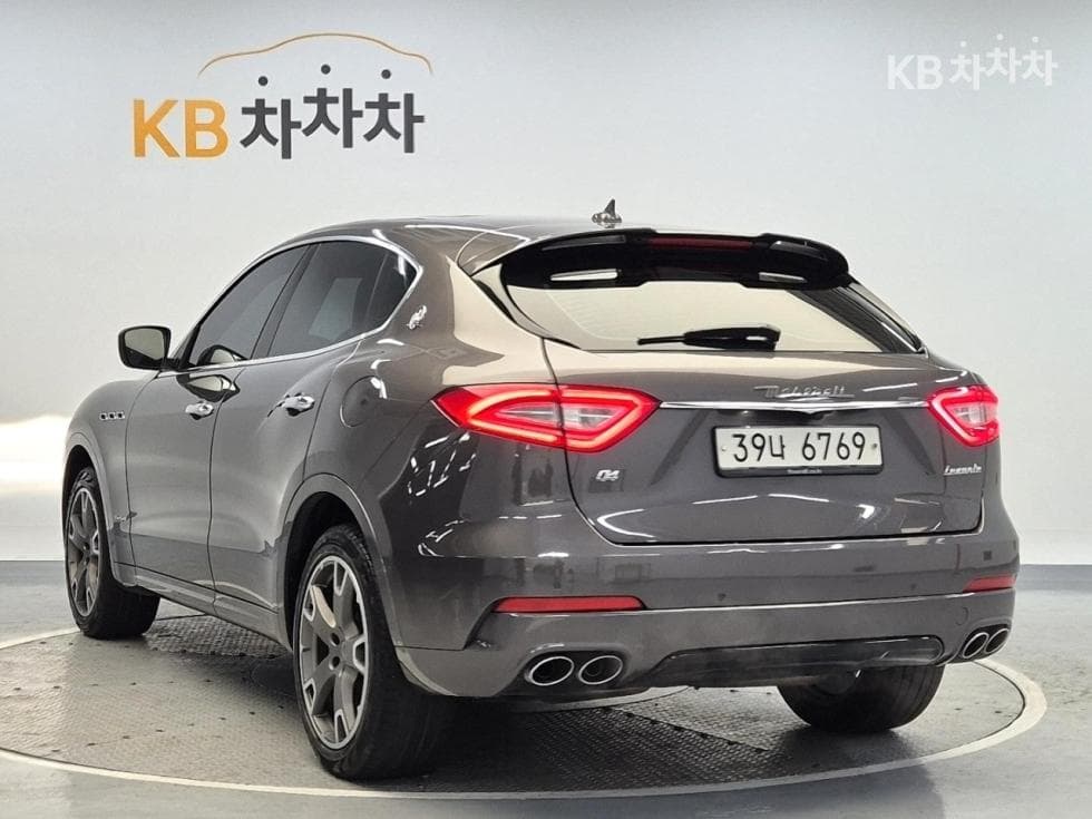 마세라티 르반떼3.0 Diesel AWD 그란스포츠 - 2