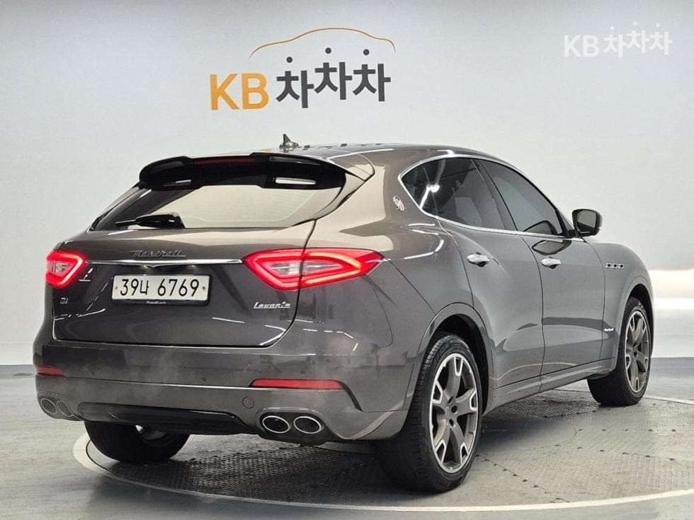 마세라티 르반떼3.0 Diesel AWD 그란스포츠 - 3