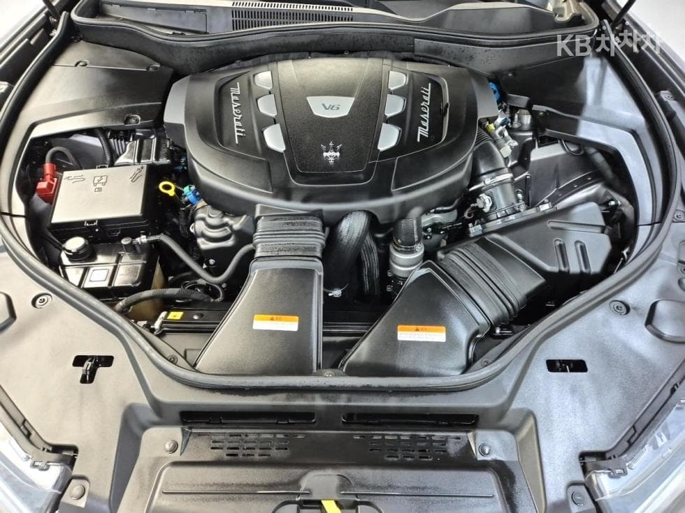 마세라티 르반떼3.0 Diesel AWD 그란스포츠 - 5