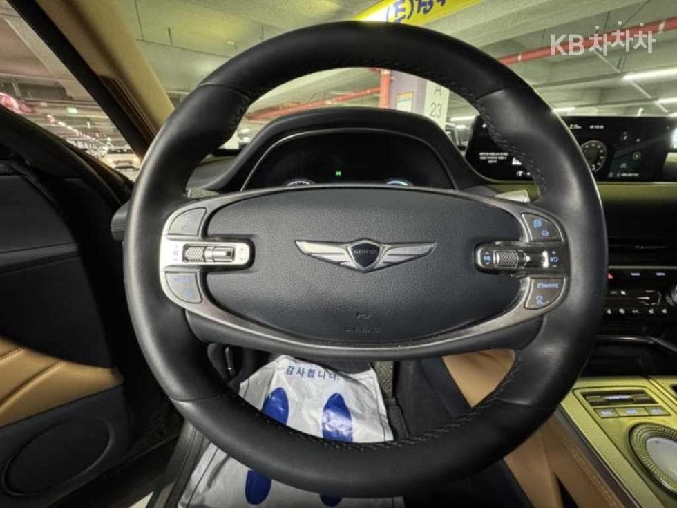 Genesis GV802.5 Turbo Gasoline 2WD - 14