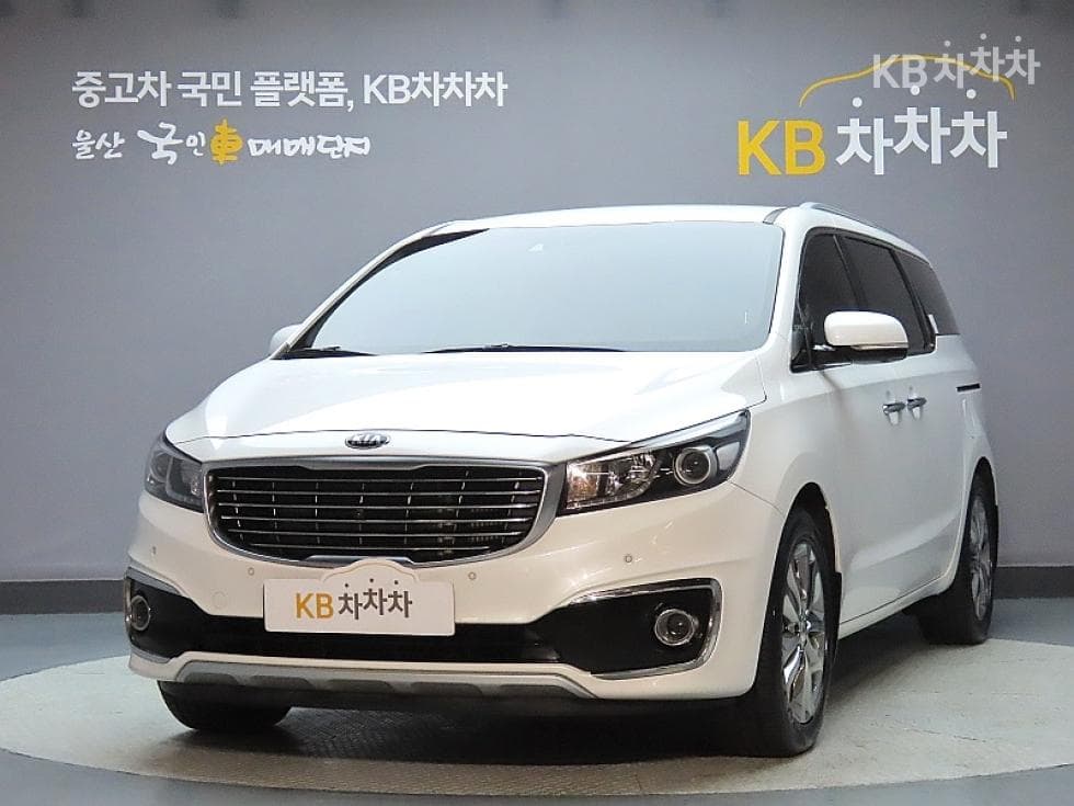 Kia All New Carnival 9-seater 2.2 Diesel Noblesse - Image 1