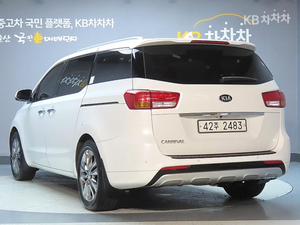 Kia All New Carnival9-seater 2.2 Diesel Noblesse - 4