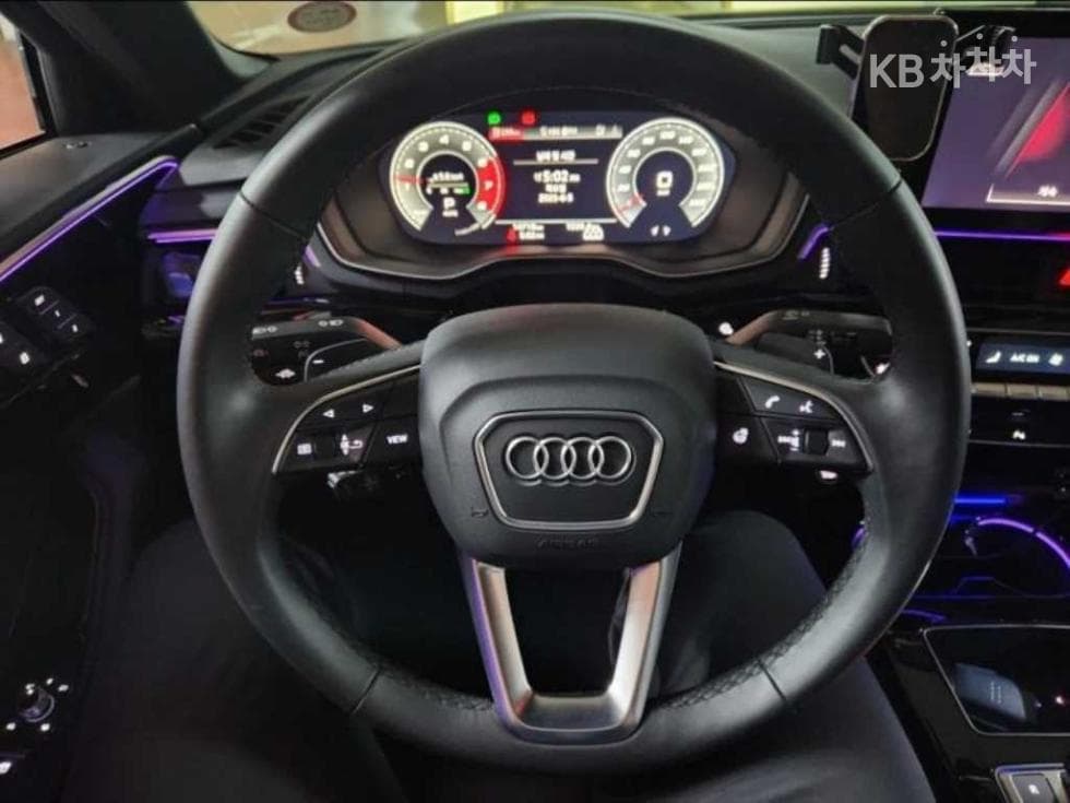 Audi A4 (B9)40 TFSI - - 4