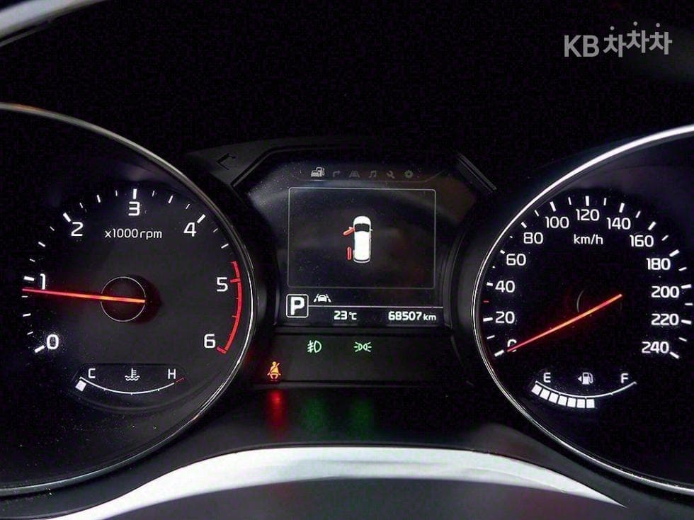 Киа All New Канивал9-местен 2.2 Дизел Висок Лимузин (Канивал) Noblesse - 6