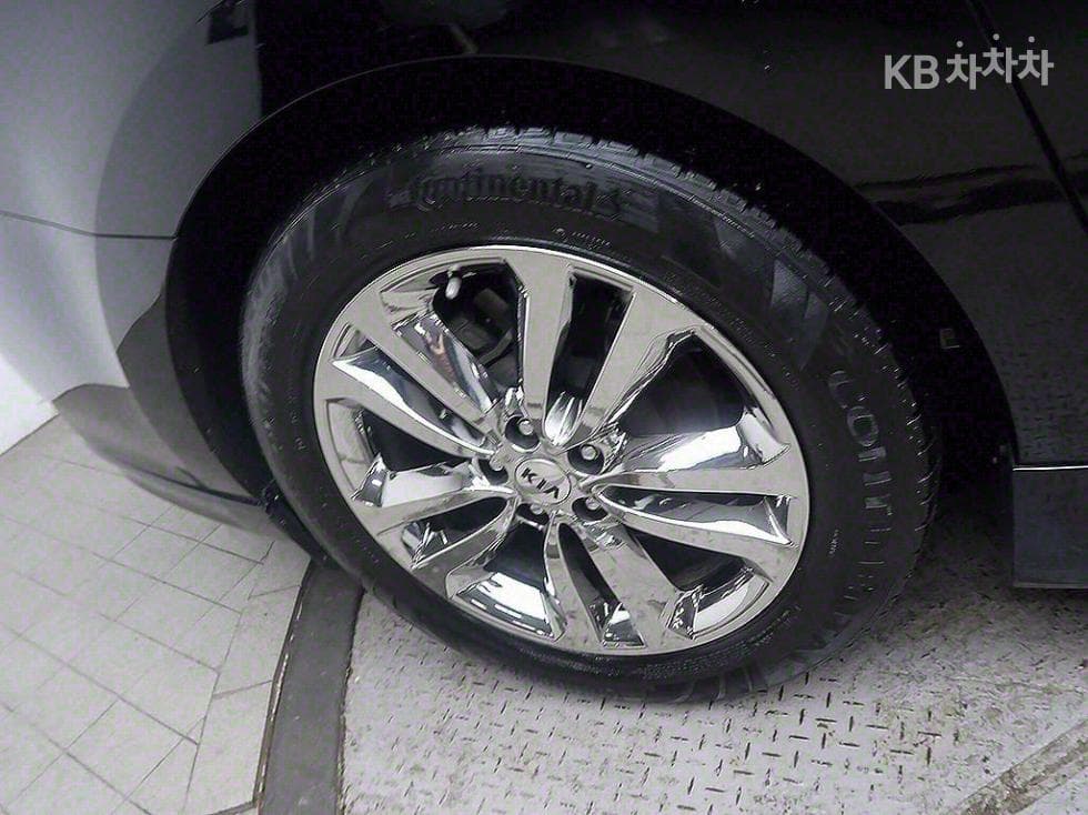 Киа All New Канивал9-местен 2.2 Дизел Висок Лимузин (Канивал) Noblesse - 7