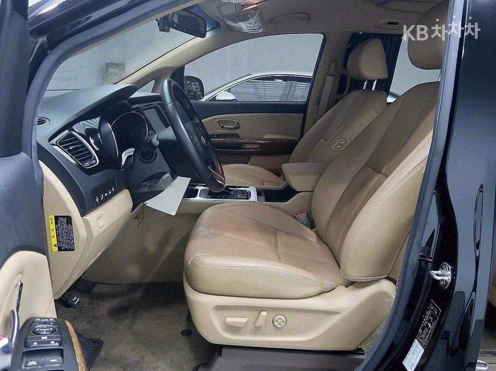 Киа All New Канивал9-местен 2.2 Дизел Висок Лимузин (Канивал) Noblesse - 11