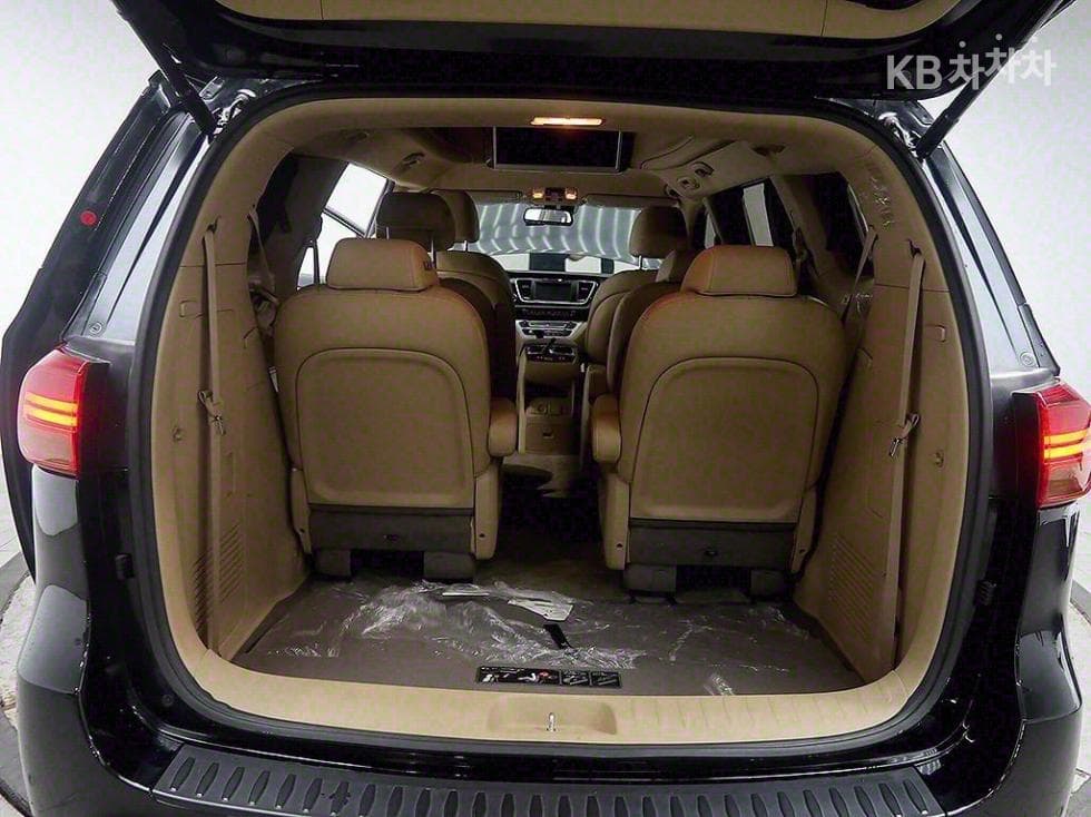 Киа All New Канивал9-местен 2.2 Дизел Висок Лимузин (Канивал) Noblesse - 15