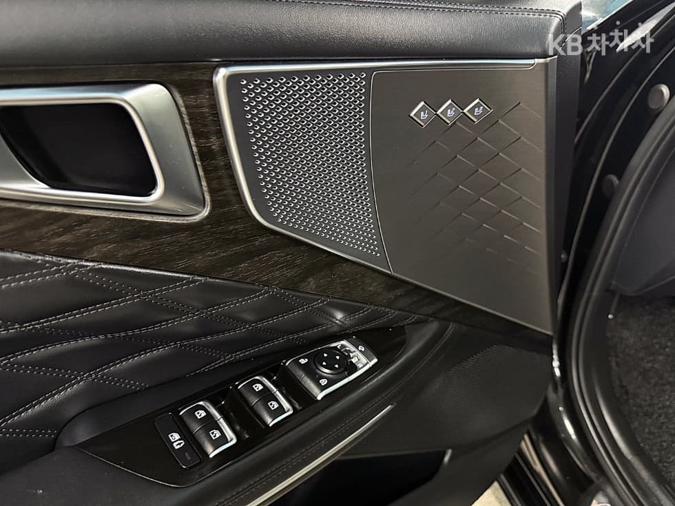 (252 words9548)Kia K8 Hybrid 1.6 Turbo Signature - 17