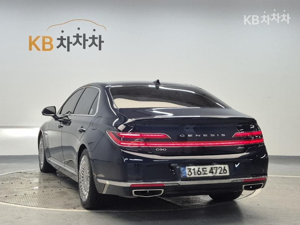 Genesis G90 3.8 GDi AWD Premium Luxury - Image 2