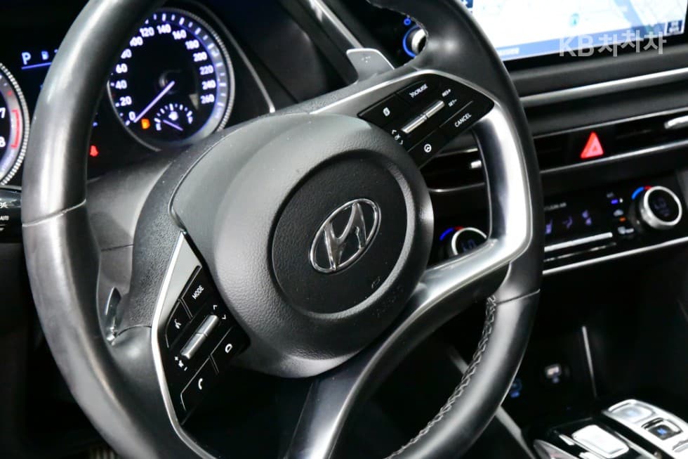 Хюндай Соната (DN8)2.0 Premium 패밀리 - 11