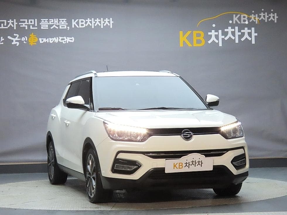 KG Mobility Tivoli 아머1.6 Diesel LX 2WD - 3
